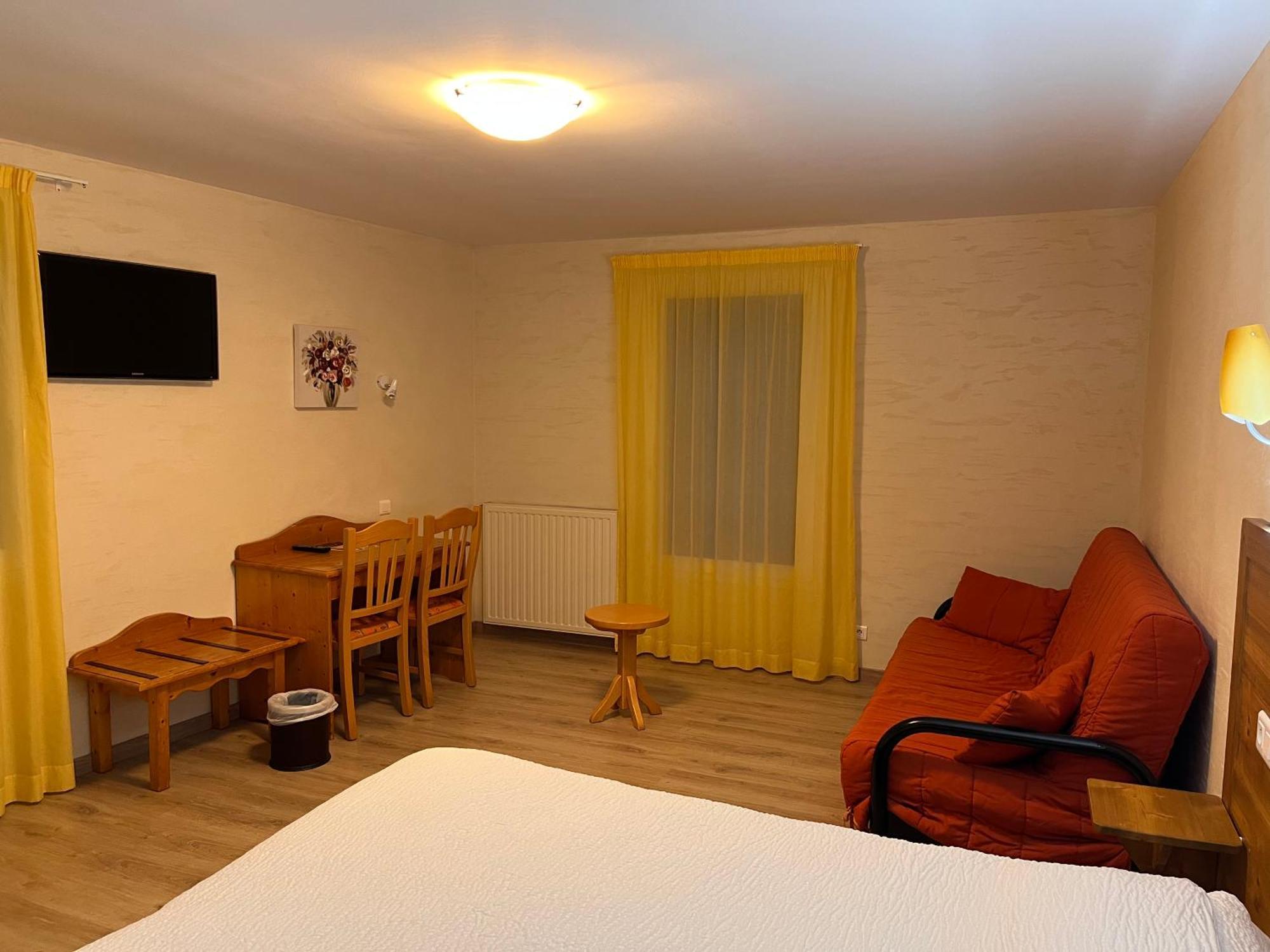 Logis Hotel Spa Restaurant Le Provence Lanarce ภายนอก รูปภาพ