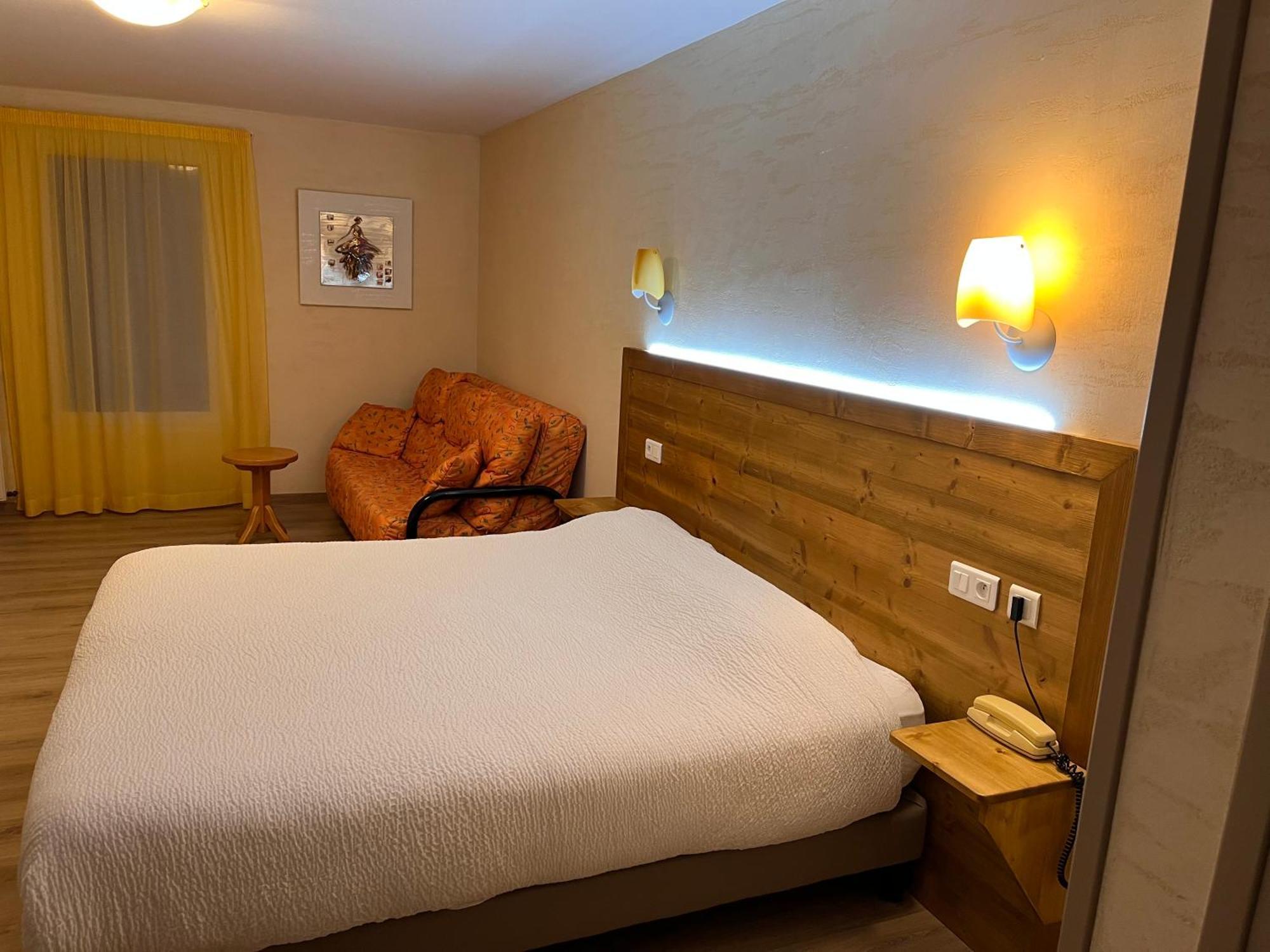 Logis Hotel Spa Restaurant Le Provence Lanarce ภายนอก รูปภาพ