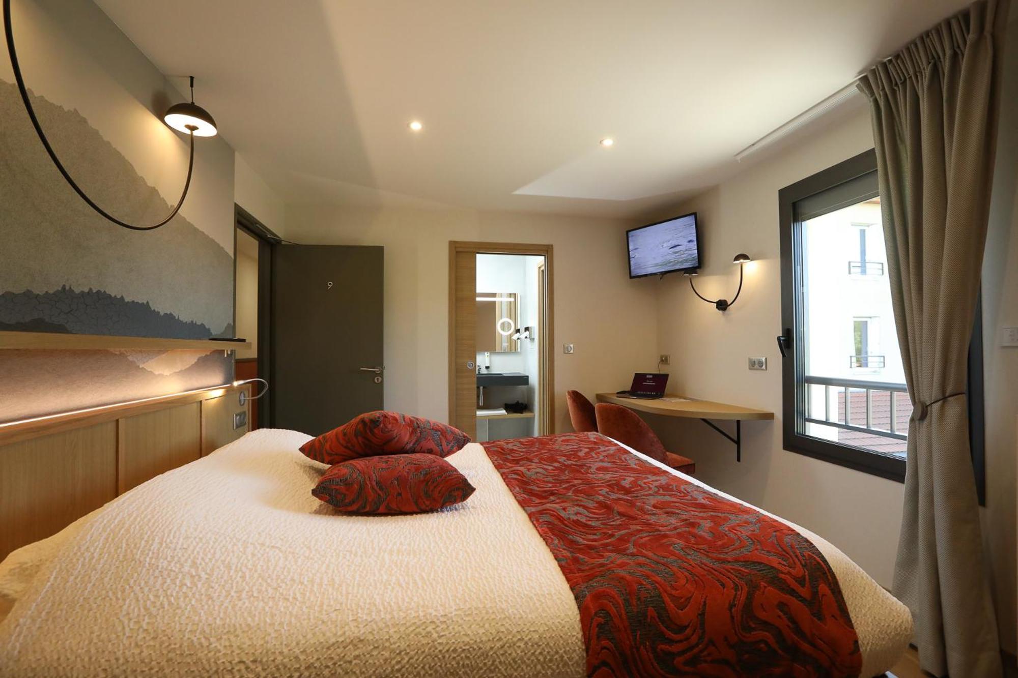 Logis Hotel Spa Restaurant Le Provence Lanarce ภายนอก รูปภาพ