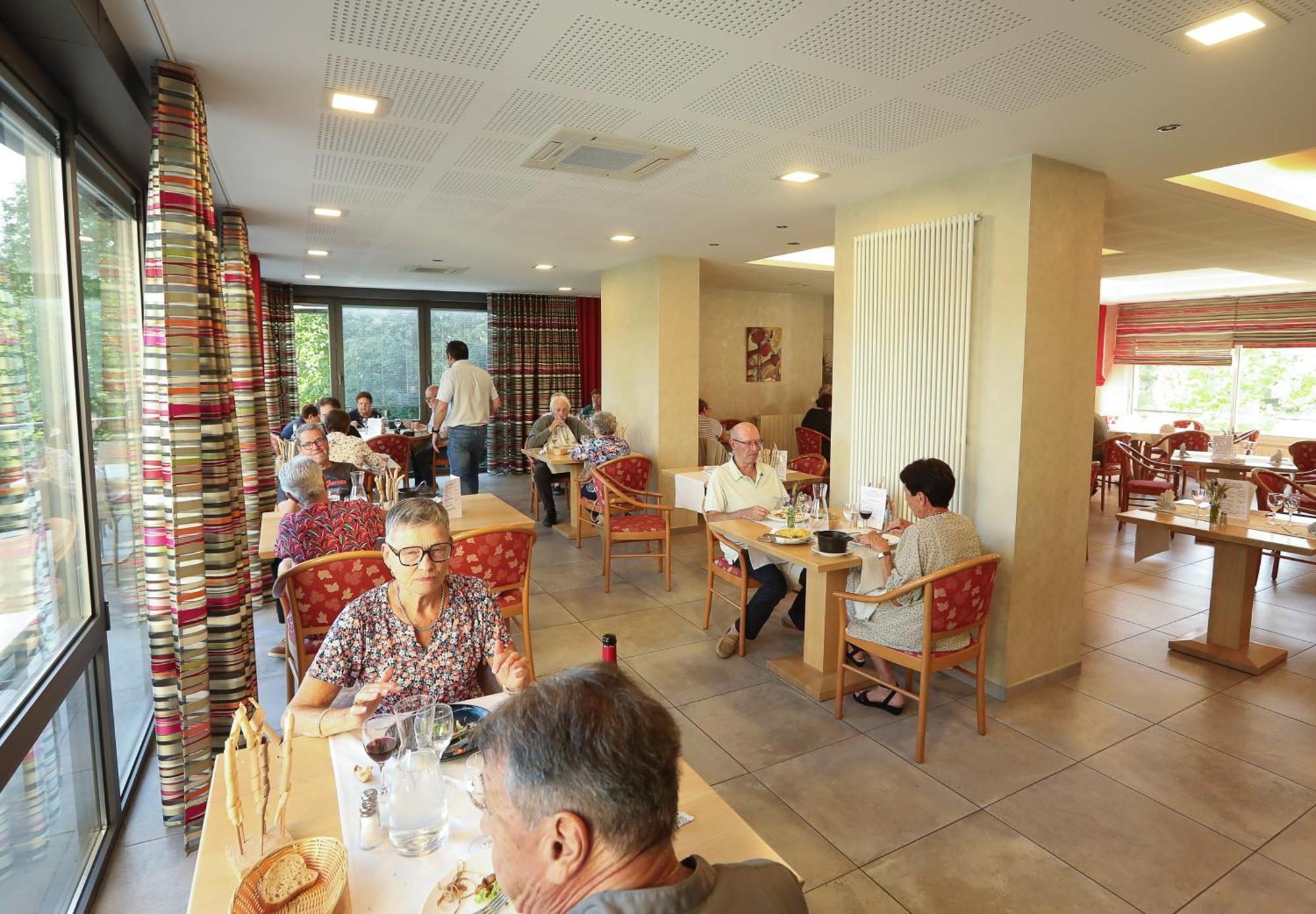 Logis Hotel Spa Restaurant Le Provence Lanarce ภายนอก รูปภาพ