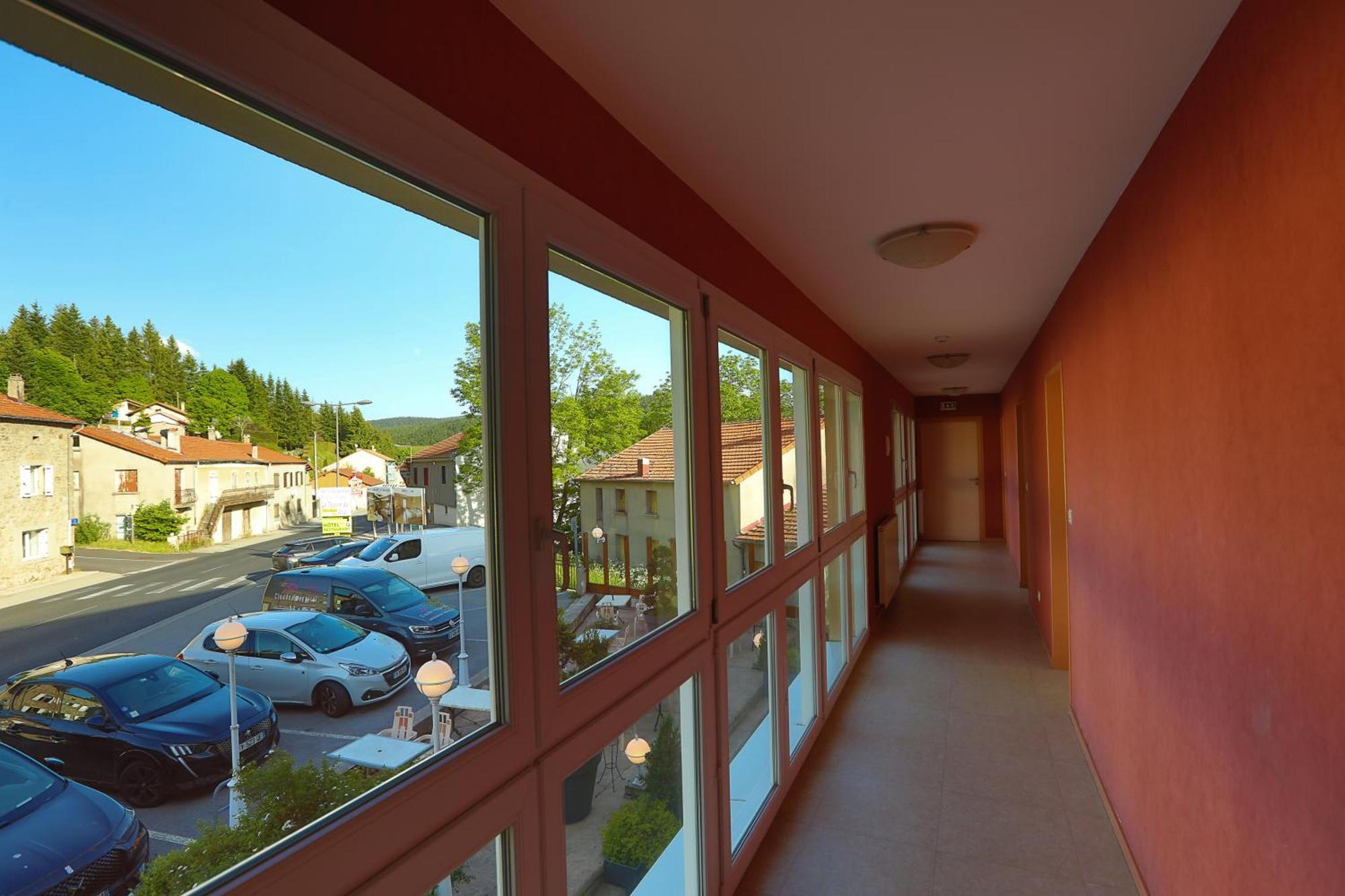 Logis Hotel Spa Restaurant Le Provence Lanarce ภายนอก รูปภาพ